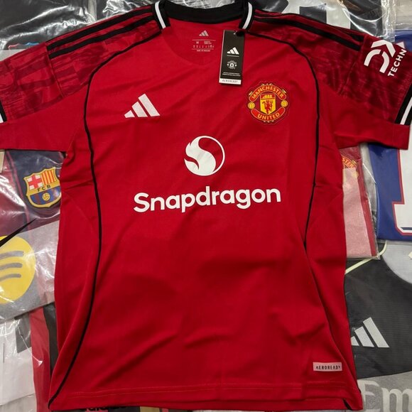 BNWT Manchester United Jersey 2025 - Picture 1 of 2
